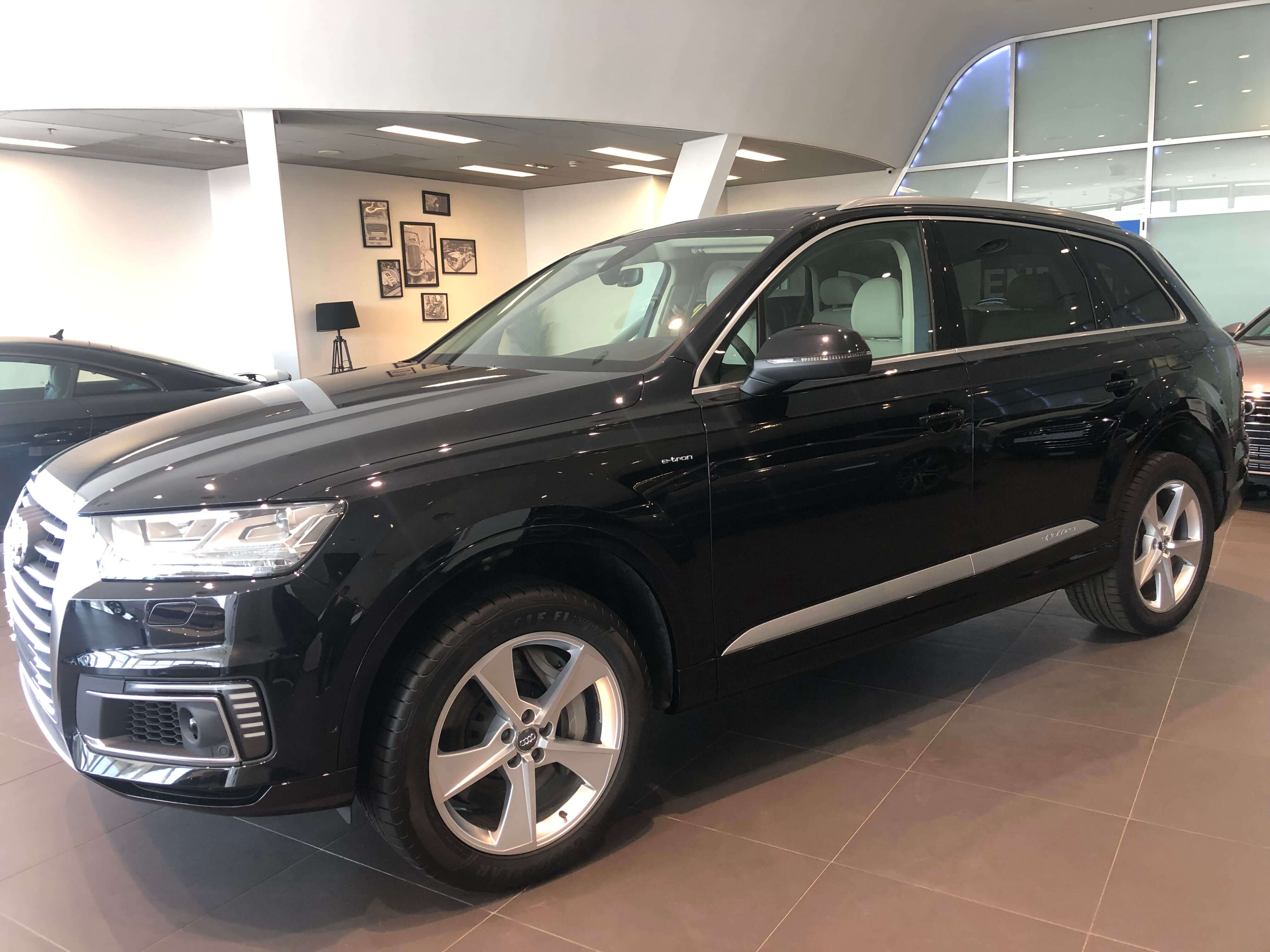 אאודי Q7 ETRON QUATTRO